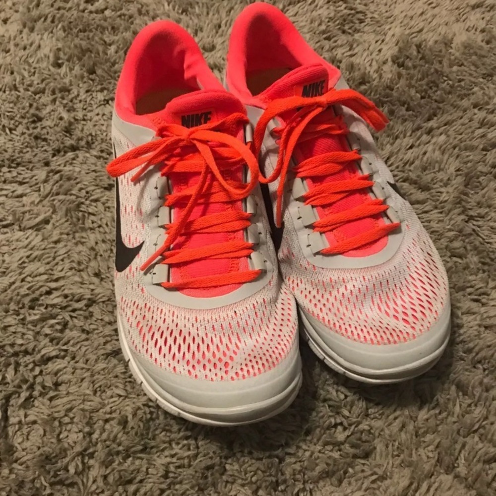 Woman's Nike free run